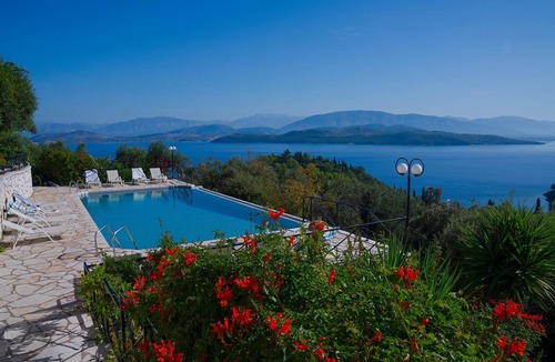 Petaleia House | Villa Vasso Three-Bedroom Sea View Residence, near Kerasia Beach