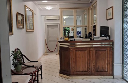 Maini House | Villa Velzon Guesthouse