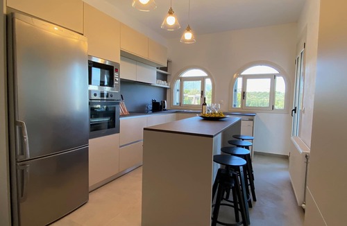 Chalikounas House | Villa VICI - Spacious Villa - 4 to 7 Bedrooms - 6 bathrooms