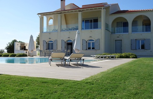Chalikounas House | Villa VICI - Spacious Villa - 4 to 7 Bedrooms - 6 bathrooms
