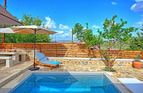 Apokoronas Villa | Villa Vicilla by PosarelliVillas