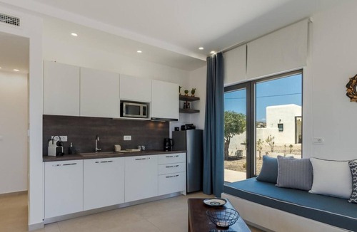 Agios Georgios House | Villa 'Villa Kalavria' with Sea View, Wi-Fi & Air Conditioning