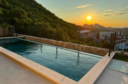 Dobra Voda Villa | Villa Vista Grande Bar