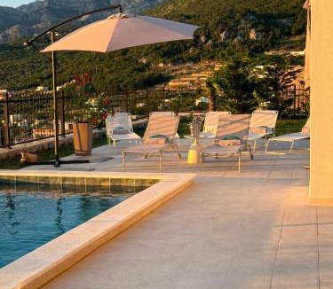 Dobra Voda Villa | Villa Vista Grande Bar
