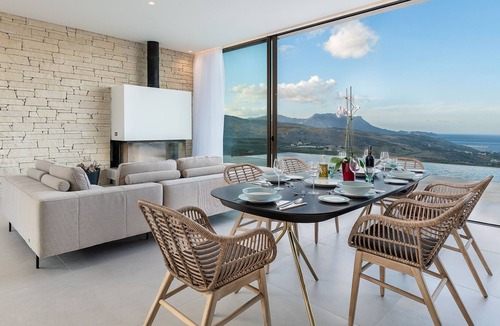 Kissamos House | Villa with infinity heated pool fantastic views