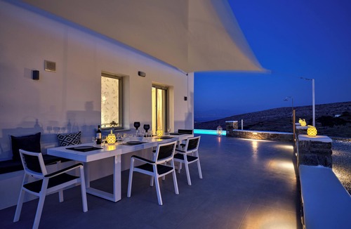 Lefkes Villa | VILLA WITH PRIVATE POOL IN PAROS WITH THREE BEDROOMS AND THREE BATHROOMS