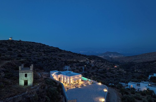 Lefkes Villa | VILLA WITH PRIVATE POOL IN PAROS WITH THREE BEDROOMS AND THREE BATHROOMS