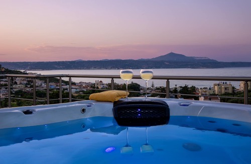 Kalyves Villa | Villa with roof top jakuzzi and a spectacular panoramic view 650m from the beach