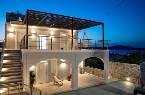 Kalyves Villa | Villa with roof top jakuzzi and a spectacular panoramic view 650m from the beach