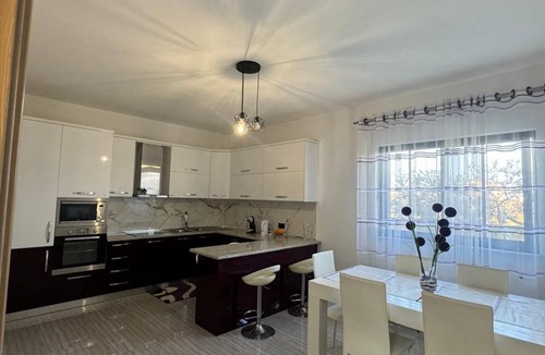 Rade House | Villa with swimming pool near Durres