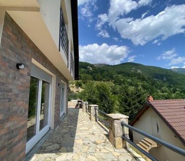 Pejë Villa | Villat Twin’s