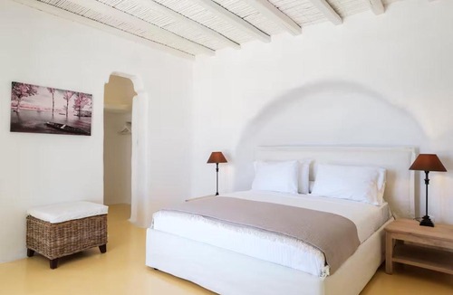 Lavreotiki Villa | Vinara Cycladic Villa