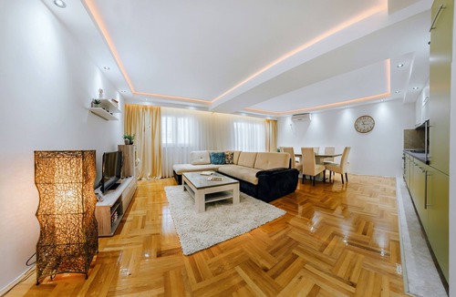 Babin do Apartment | Vintage 2 bedroom family apartment.
