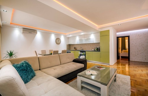 Babin do Apartment | Vintage 2 bedroom family apartment.