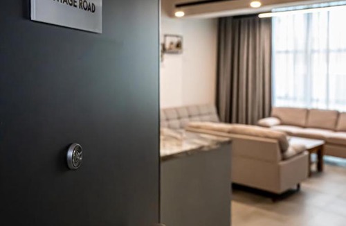 Piraeus Apartment | Vintage Road Apartment near Piraeus Ferry Port Area