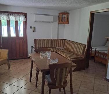 Palaio Tsifliki Villa | Vintage villa