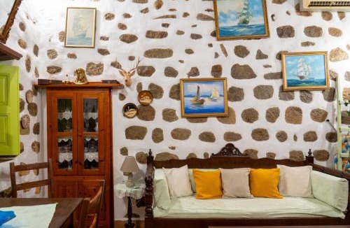 Chora Apartment | Vintage White House Patmos