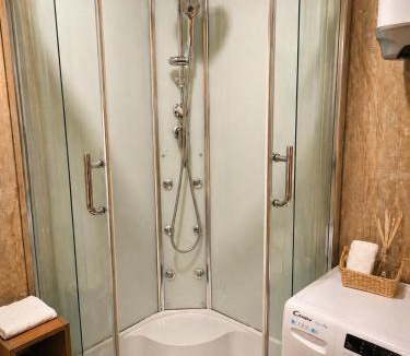Maini Apartment | Visi Nivel Apartment