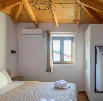 Petrochori House | Voidοkilia rooms
