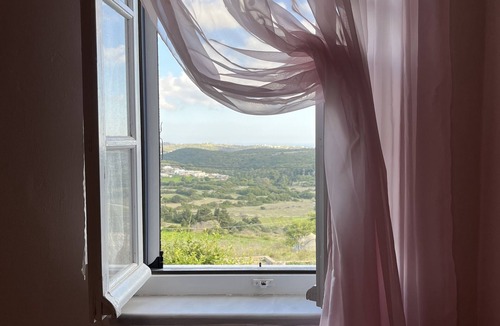 Kithira House | Volari HousenFor a delightful relaxing stay!n