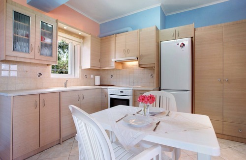 Alonia Apartment | Vorrisi Apartment – Pet-Friendly with Sea View, Terraces & Air Conditioning