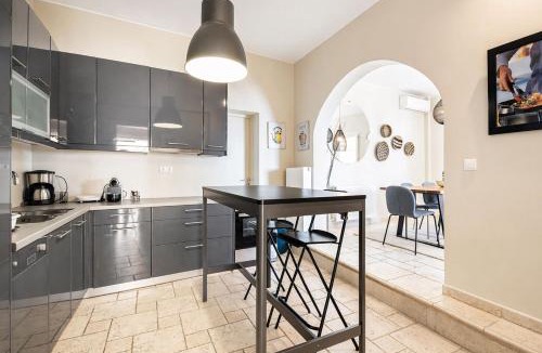 Voula House | Voula Sea View Home with Jacuzzi Newly Refreshed 2026