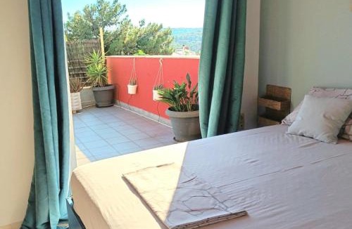 Vouliagmeni Apartment | Vouliagmeni Top Floor Maisonette - 2