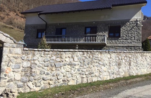 Vusanje House | VUTHAJ