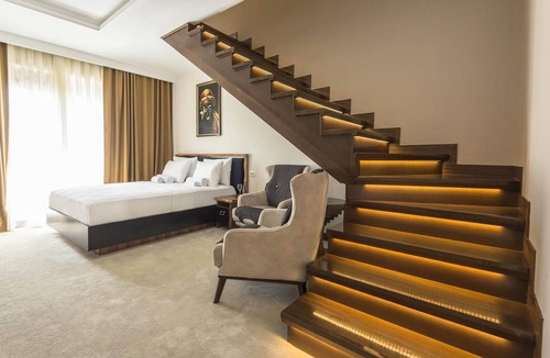 Tomicici House | Waikiki Apartments