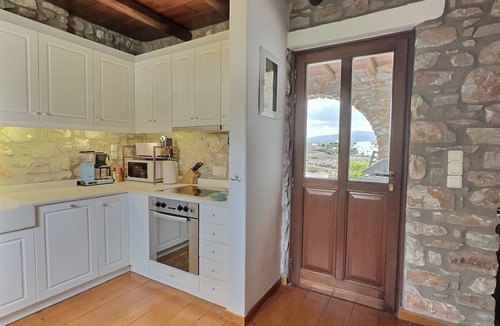 Krotiri Villa | Walk to the Beach, spacious Family villa with shared Pool & BBQ