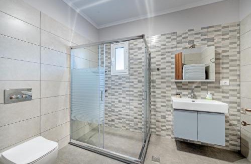 Razata Apartment | Waterway Luxury Residence-Apartment 1