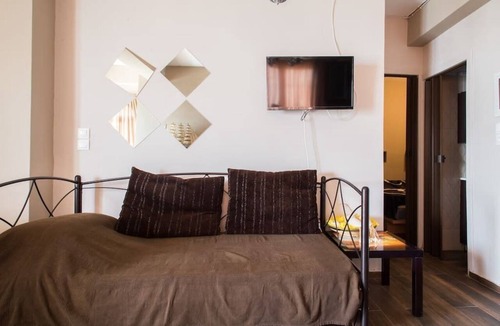 Salamis House | Wavedance Accommodation (Ifestos)