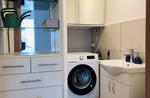 Trebesinj Apartment | Welcoming 5-bedroom apartment with AC in charming Herceg Novi