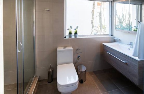 Kariotai Apartment | Well located 2BR apartment in Lefkada