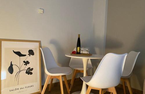 Chaidari Apartment | West Comfort