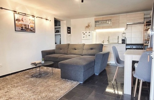 Aigio Apartment | West Garden in Aigio