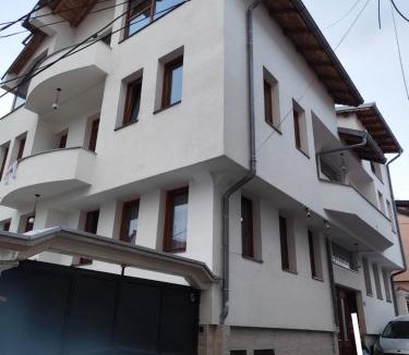 Prizren Bed & Breakfast | White Apartment