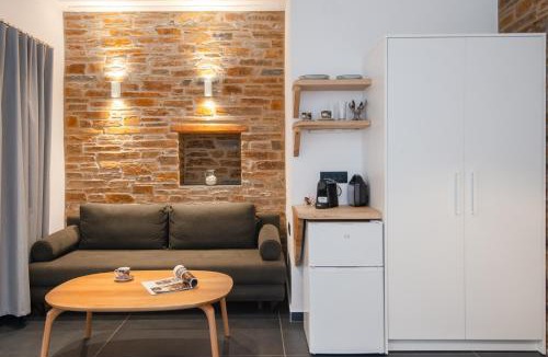 Platis Gialos Bed & Breakfast | White & black Suites - Suite Three