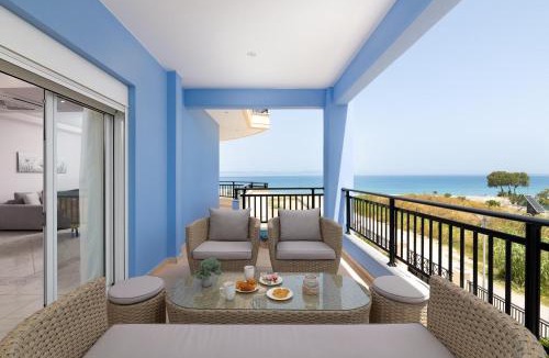 Ialyssos Apartment | White & Blue Beachfront Luxury Villa