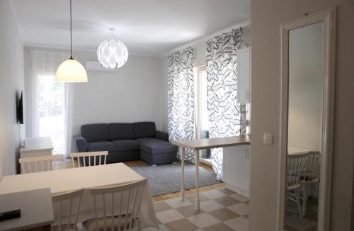 Orahovac Apartment | White House