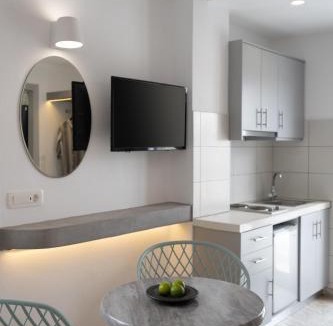 Perivolos Hotel | White Lily Suites & Lofts - Adults Only 16 Plus
