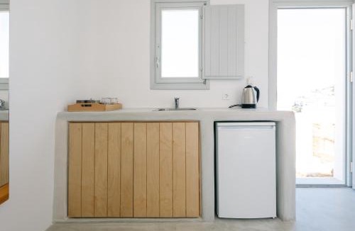 Ios Town Hotel | White Loft