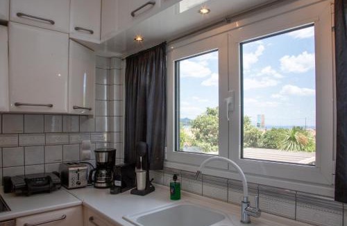 Nea Iraklitsa Villa | White Mansion