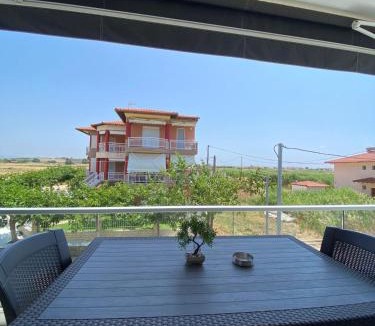 Flogita Apartment | White Pearl Apartment