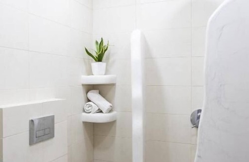 Kamari Apartment | White Wave Studios