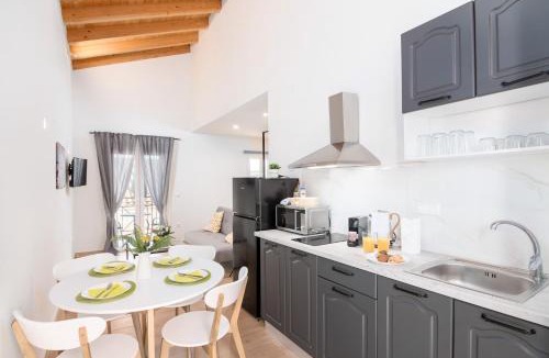 Ipsos Apartment | Windrose Apartments - Shared Pool