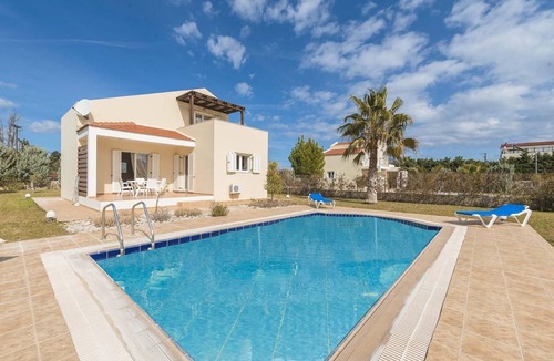 Kolymbia Villa | Within walking distance to resturants & shops