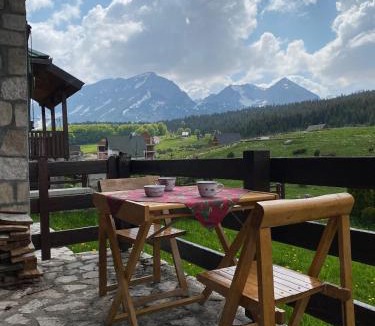 Razvrsje Ski Chalet | Wolf Chalet