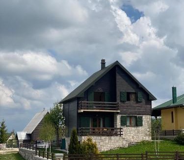 Razvrsje Ski Chalet | Wolf Chalet