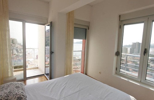 Rafajlovici Apartment | Wonderful Sea View One-Bedroom Apartment in Rafailovici by CMM